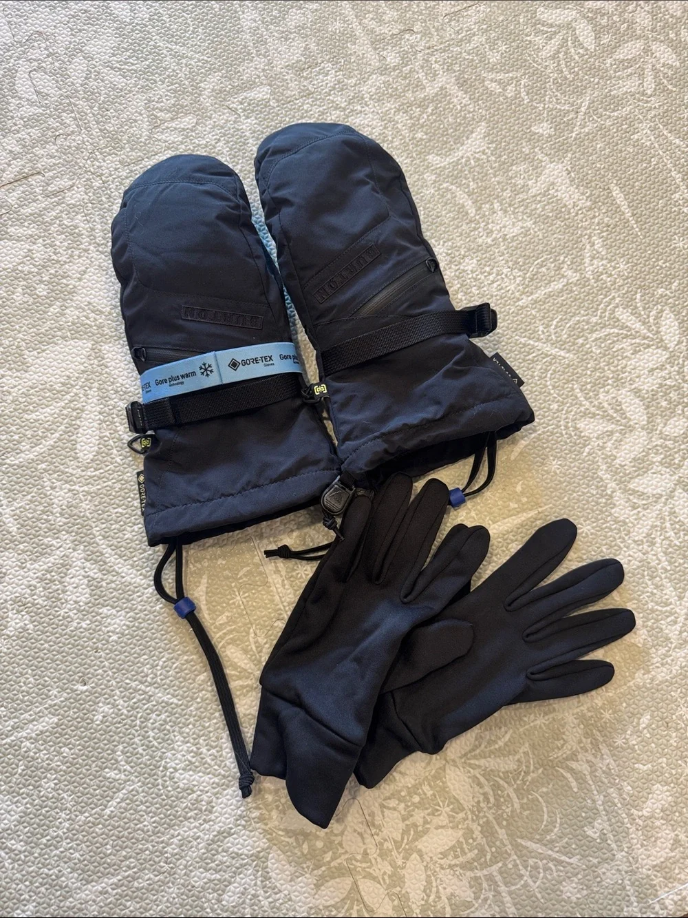 Burton Women’s GORE-TEX Waterproof Ski Snow Mittens with Removable Liner Gloves